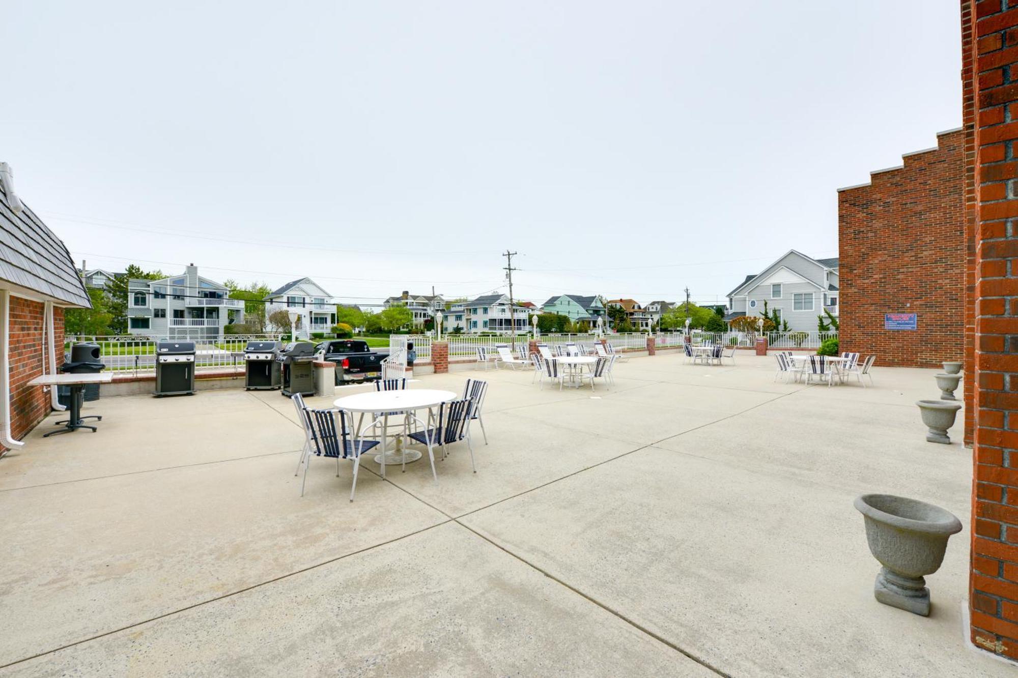 Bright Condo Half-Block To Cape May Beach! Exterior photo